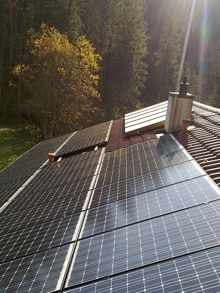 Photovoltaik-Anlage auf einem Keramik-Systemofen